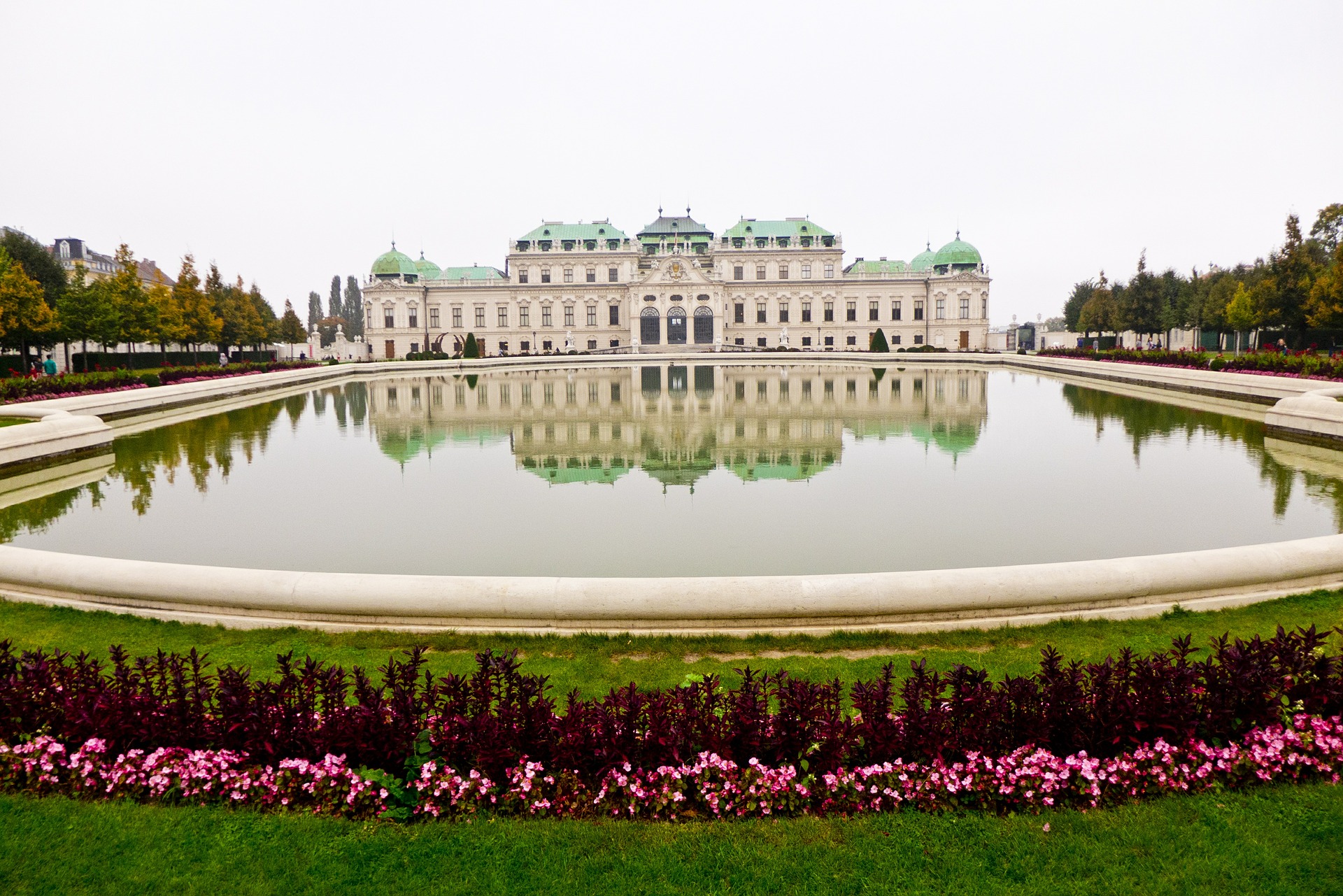 pałac, rezydencja, ogród, jezioro, kwiaty